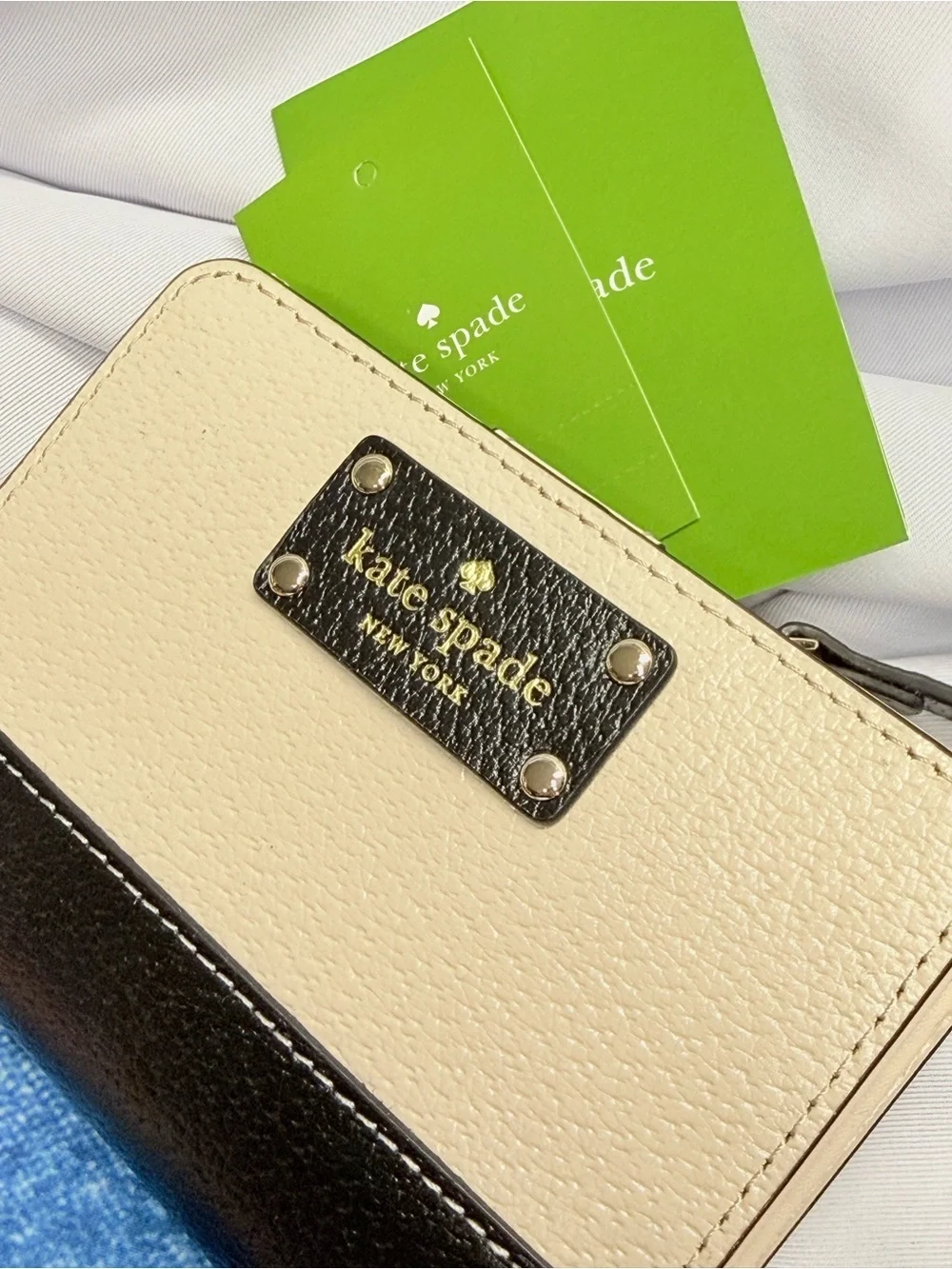 (new+tag) Kate Spade Cara medium wallet - pebble black beige leather material